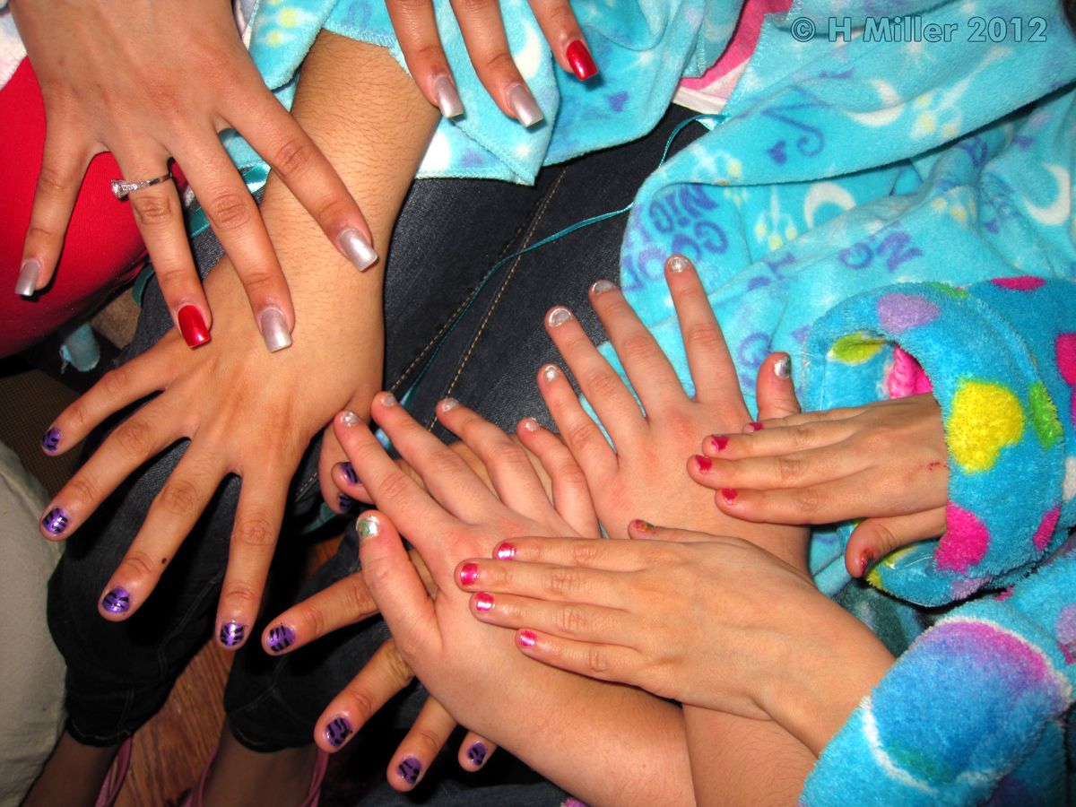 Gallery/Spa-Party-Anyssa-2-18-2012/Nail-Designs-Girls-Home-Spa-Party.jpg